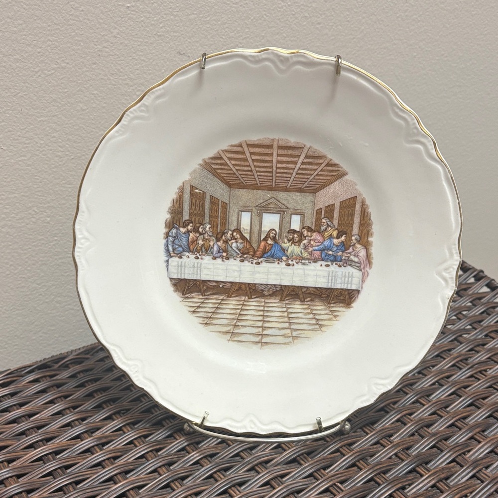 Vintage Decorative Collector Plate featuring the depiction of “The Last Supper”